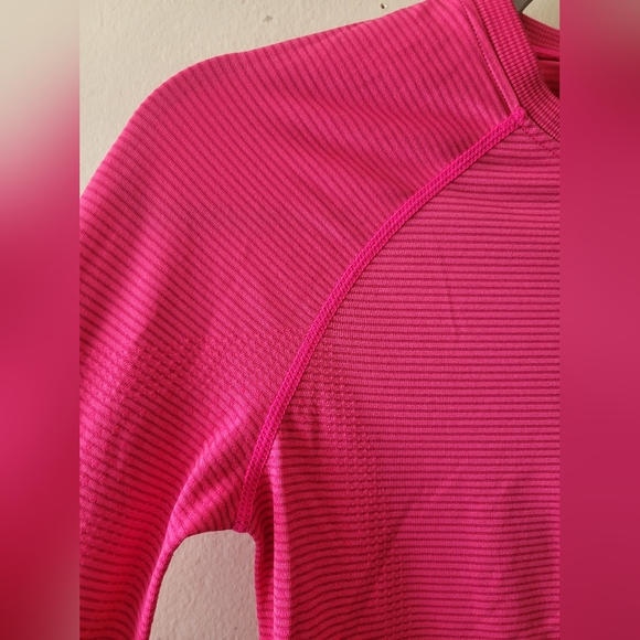 Figs Salta Seamless Long Sleeve Underscrub In Striped Shocking Pink XS EUC - Picture 3 of 9